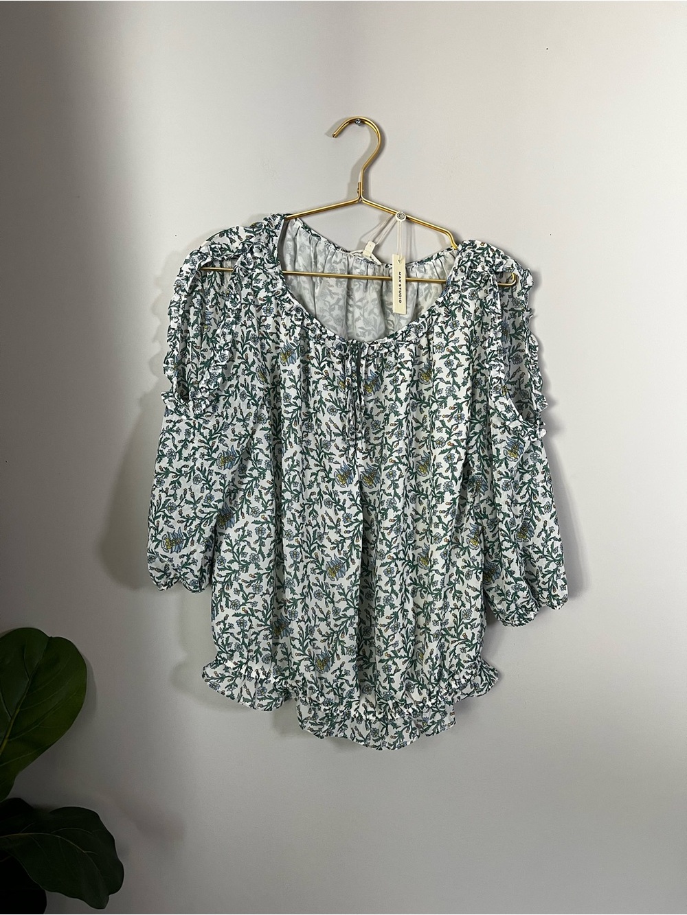 NWT Max Studio Green Floral Peasant Blouse